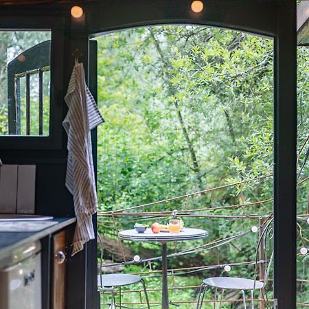 Les Cabanes Des Marais La Madelaine-sous-Montreuil Экстерьер фото